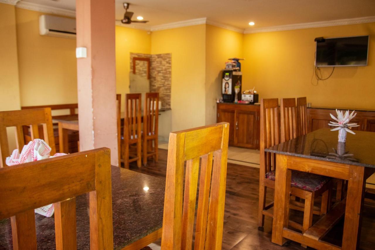 Hotel Nakshatra Karimganj Extérieur photo