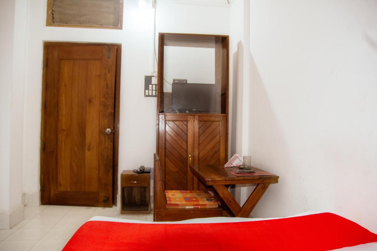 Hotel Nakshatra Karimganj Extérieur photo