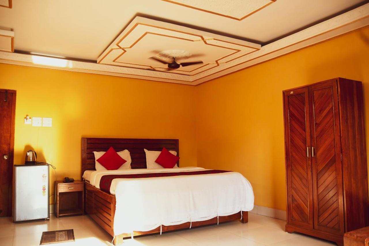Hotel Nakshatra Karimganj Extérieur photo