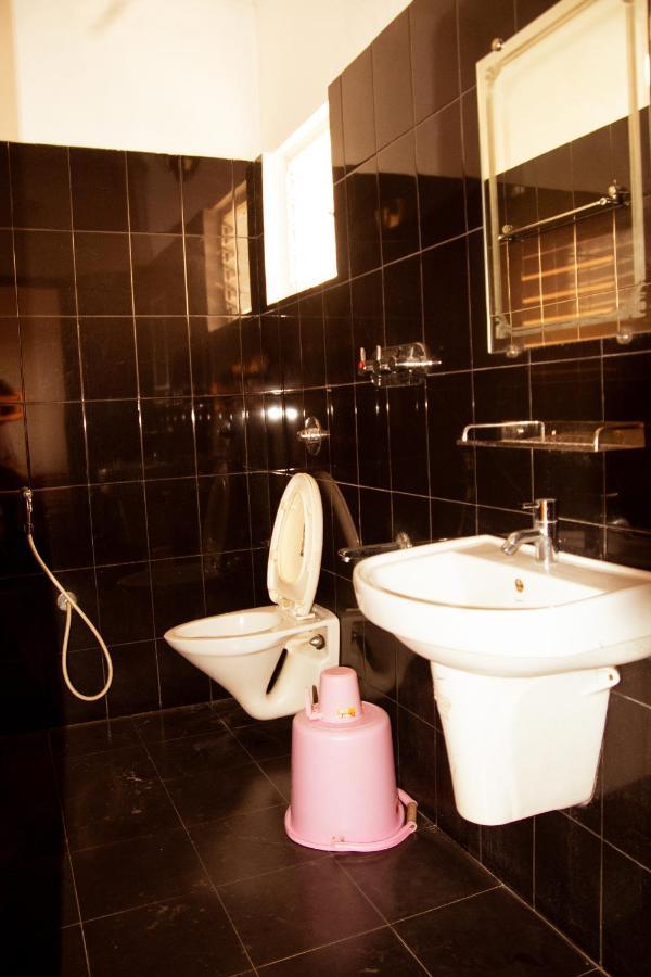 Hotel Nakshatra Karimganj Extérieur photo